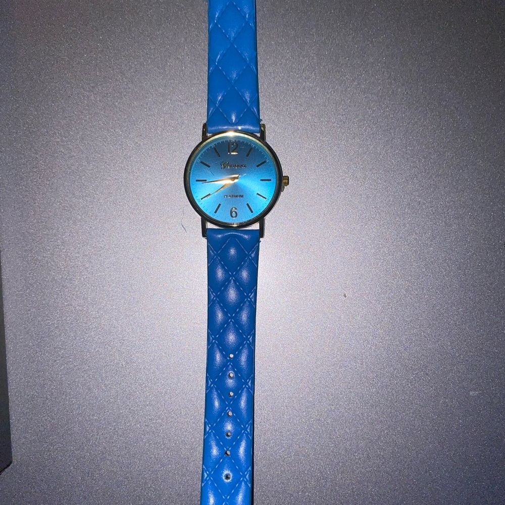 Watch - Picture 7 of 7